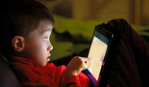 5 Tanda Anak Ketagihan Gadget Mak Ayah Kena Peka