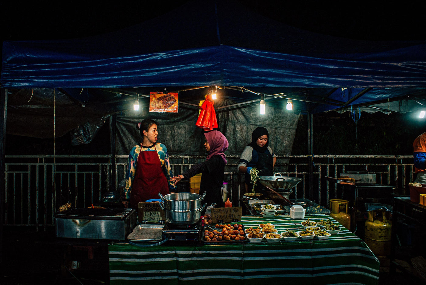 Rahsia peniaga pasar malam boleh dapat jualan laku keras dan habis berniaga awal - Saiful Nang Academy