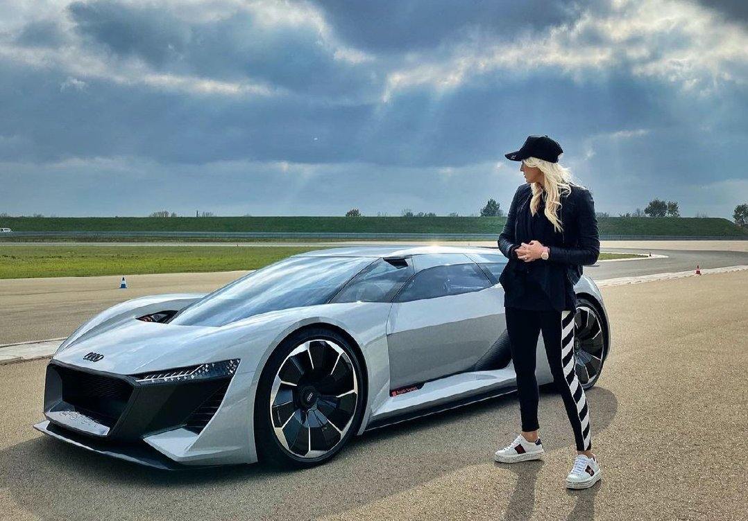 Supercar Blondie: Bekas Penyampai Radio 300 Followers Ke Vlogger 60 JUTA Followers - Saiful Nang Academy