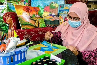 Hobi Melukis Nenek & Cucu 5 Tahun Jadi Rezeki Mengejut