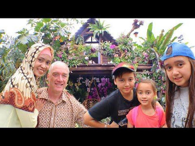 Asal Pembantu Rumah, Kini Gaji Tahunan RM1 Juta Hasil Upload Video YouTube Guna Smartphone
