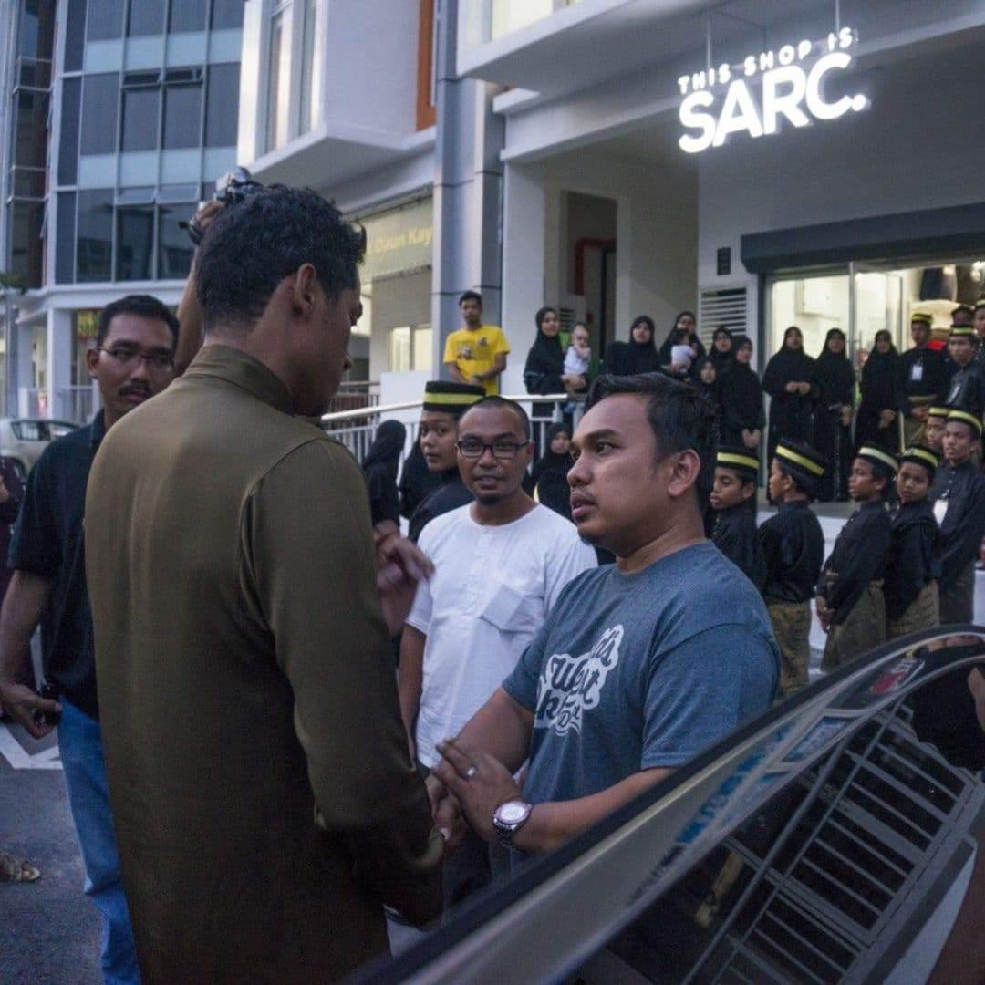 BEBASKAN BISNES DARI POLITIK - Saiful Nang Academy